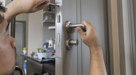 Amber Locksmith Store Austin, TX 512-476-1601 - Lock-installation